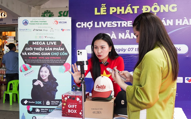 Một phân cảnh livestream bán hàng được thực hiện tại Đà Nẵng vào tháng 6/2024