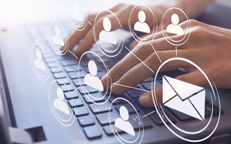 Sử dụng email marketing để gửi thông tin các chương trình ưu đãi