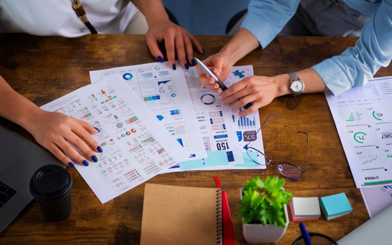 Để làm Brand Marketing hiệu quả cần nghiên cứu kỹ lưỡng thị trường, khách hàng và đối thủ