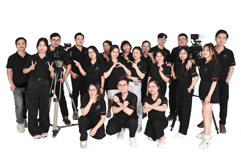 Bạn sẽ được làm việc cùng đội ngũ marketer 3 miền Bắc - Trung - Nam, thực chiến đa ngành